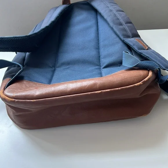 Herschel Heritage Backpack, Mid Volume, Navy Blue with Brown Leather - Picture 4 of 7